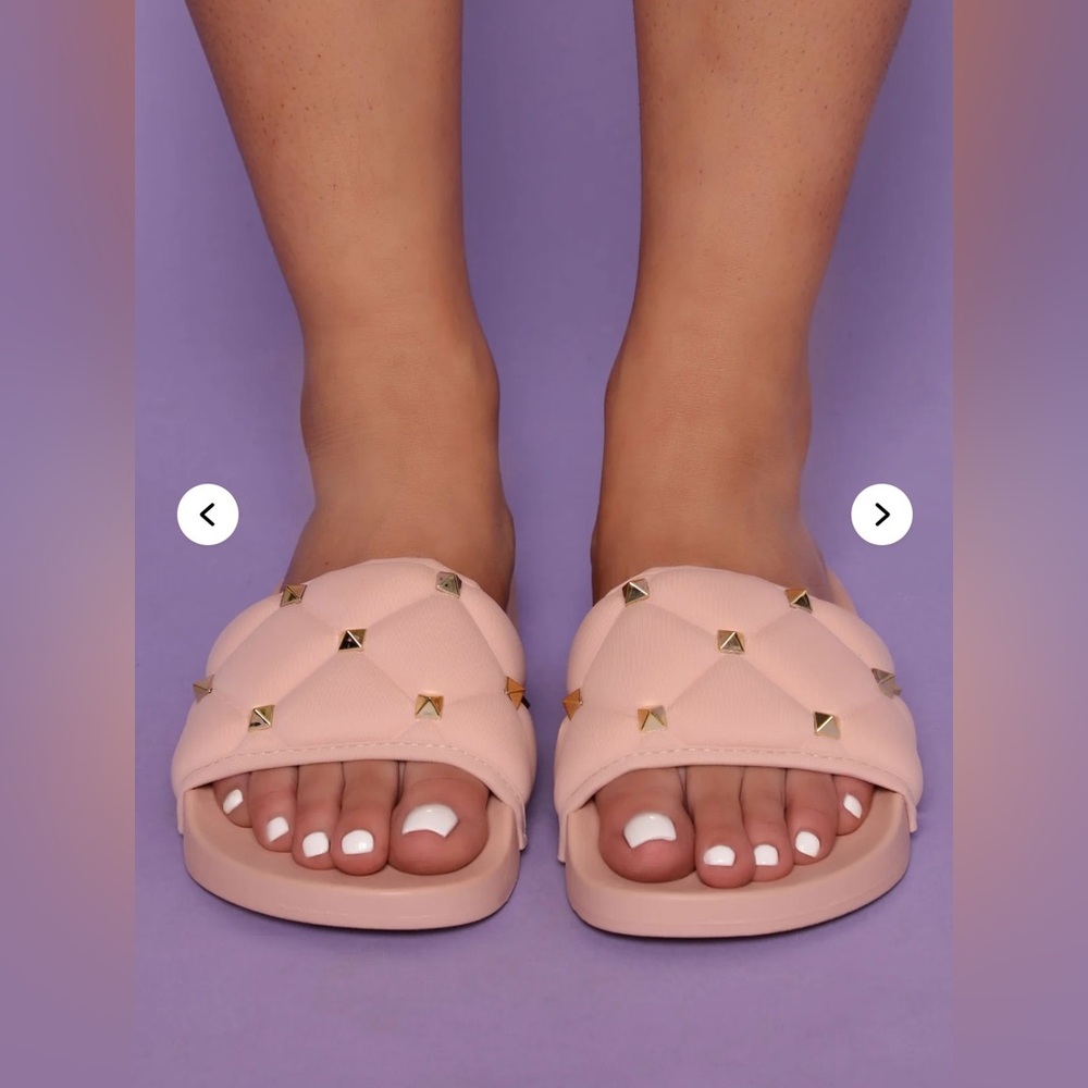 NIB Soda April Studded Pink Slides Size 7 - Picture 2 of 7